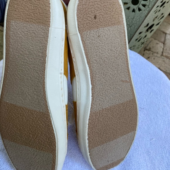 Old Navy faux suede sneakers - Picture 6 of 6